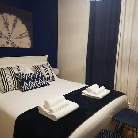 Futura Exclusive 3 * Μπάρι